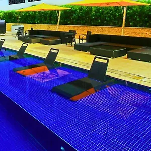 *** Hotel The Mini Eton Tower Makati Philippines