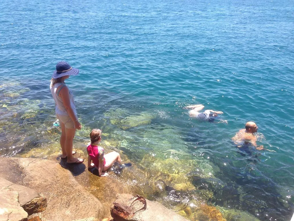 Sea Shanties Amity Point 0*,